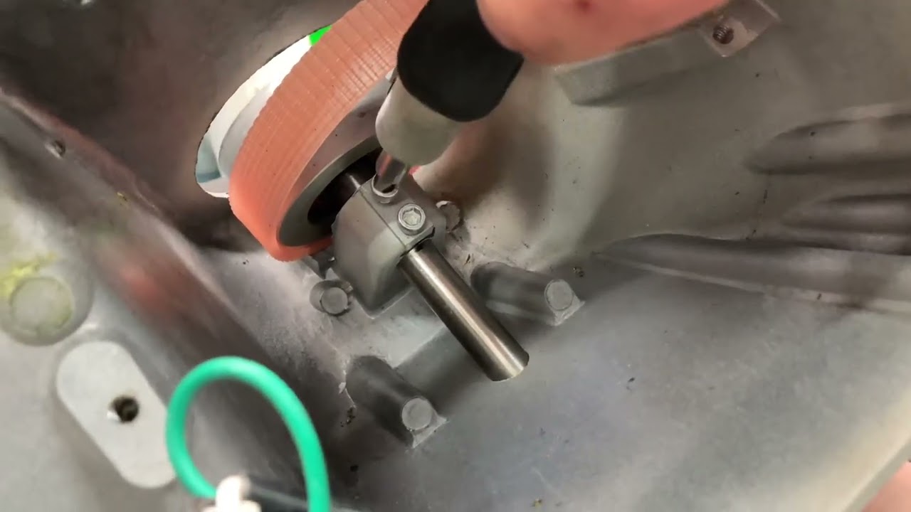 Cómo reparar una tajadora o cortadora de carnes frías. Parte:4