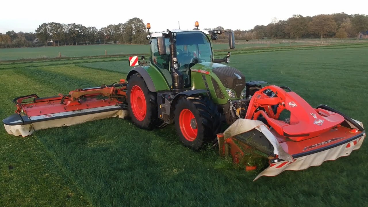 Kaamps mowing autumn silage
