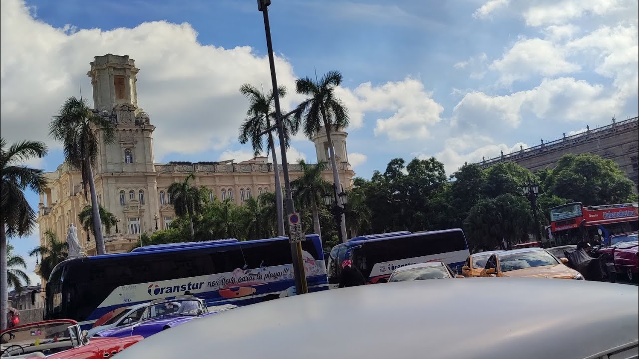 Camino las calles de cuba 🤔