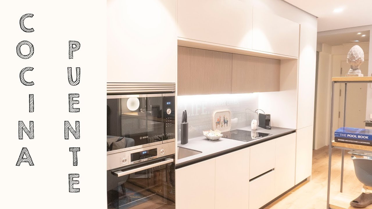 Cocina PUENTE en COLORES CLAROS y encimera PORCELÁNICA