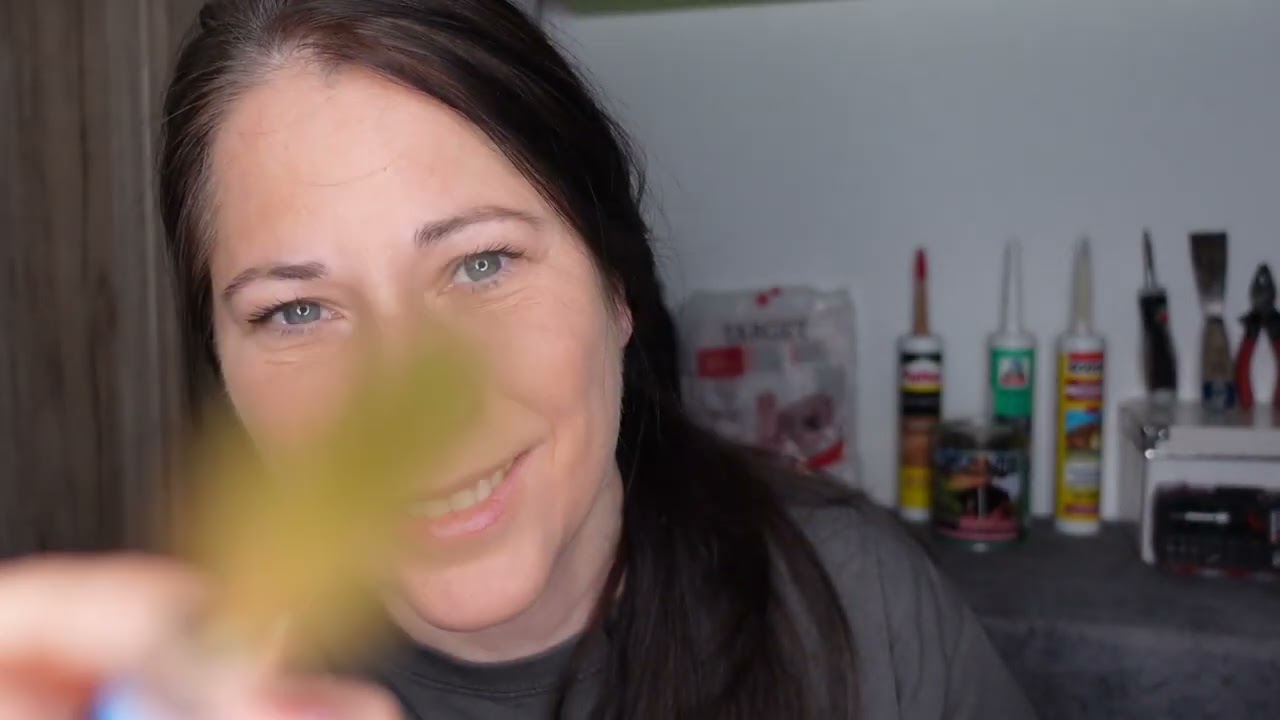 Magyar ASMR / burkolás az arcodon, sok vizuális triggerrel, suttogással
