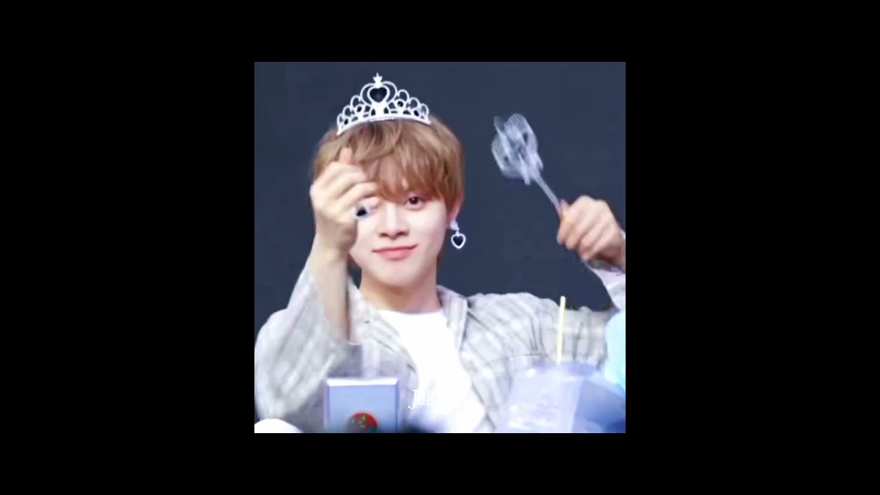 Princess Kien from fansign event 😇  