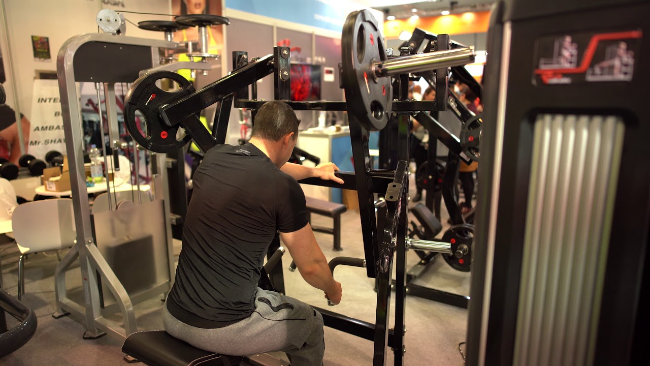 Michael Gundill teste un low row, Realleader USA