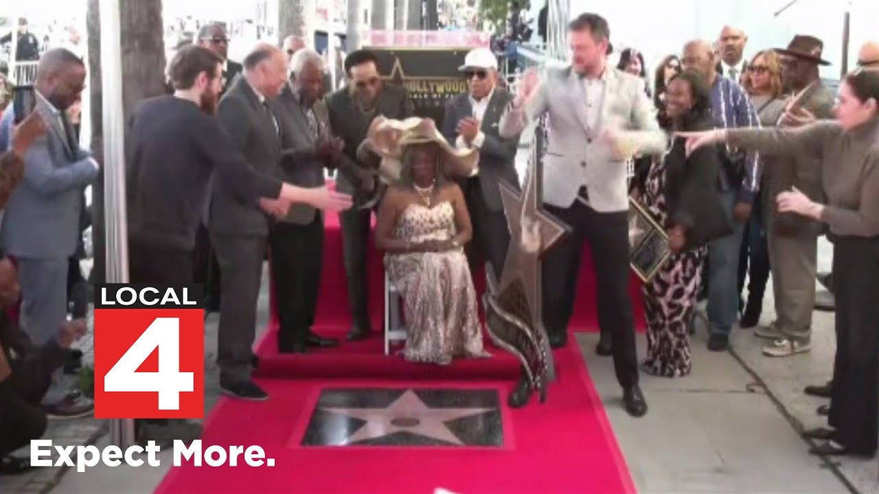 Martha Reeves honored on Hollywood Walk of Fame