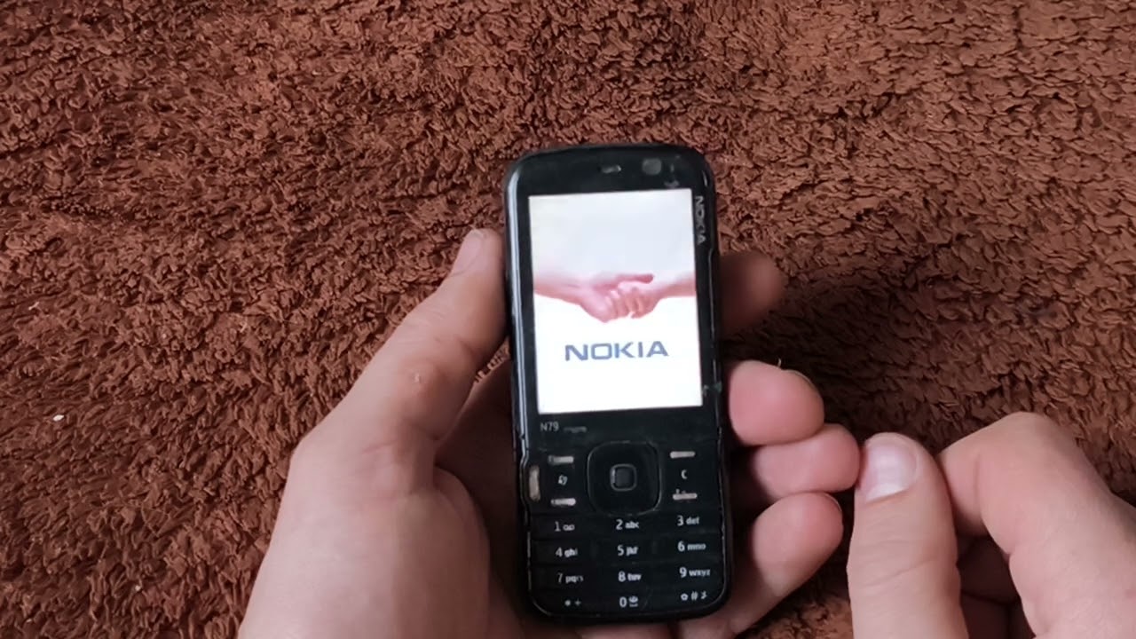 Nokia N79. Не популярний флагман.