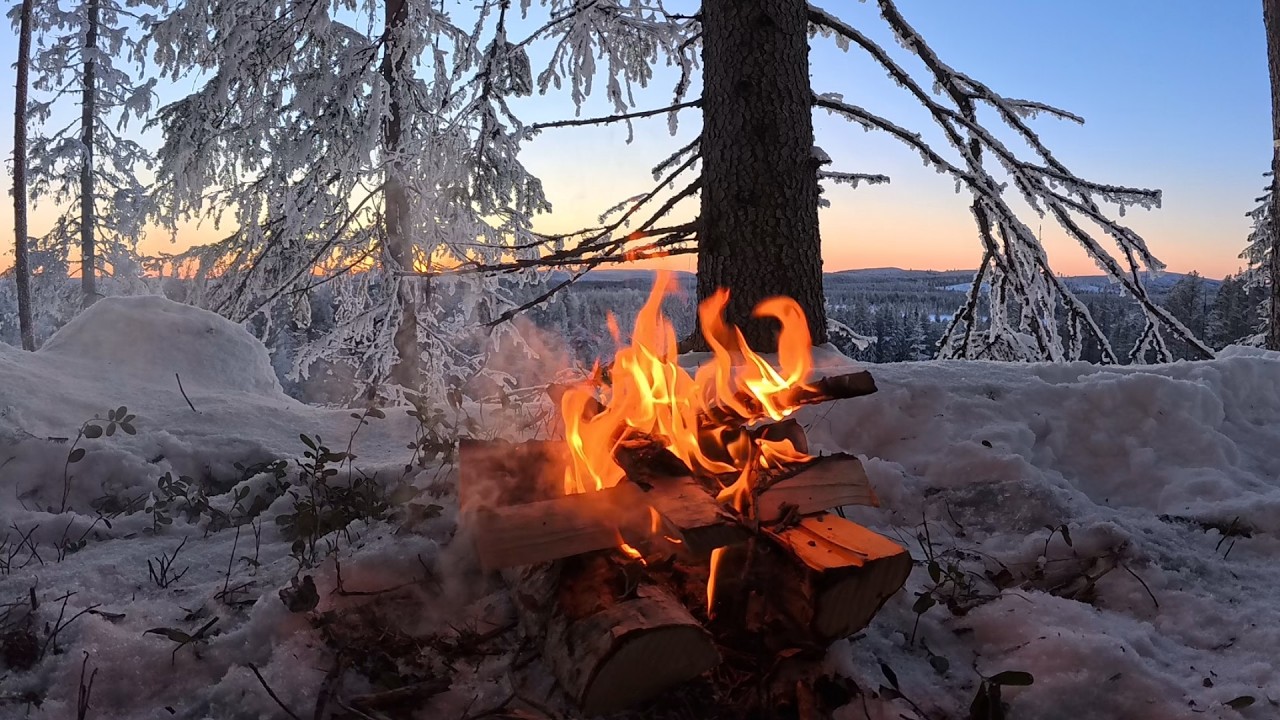 Peaceful Snowshoe Hike in Lapland | ASMR Snowshoe & Fire Sounds, Frozen Lakes & Sunset