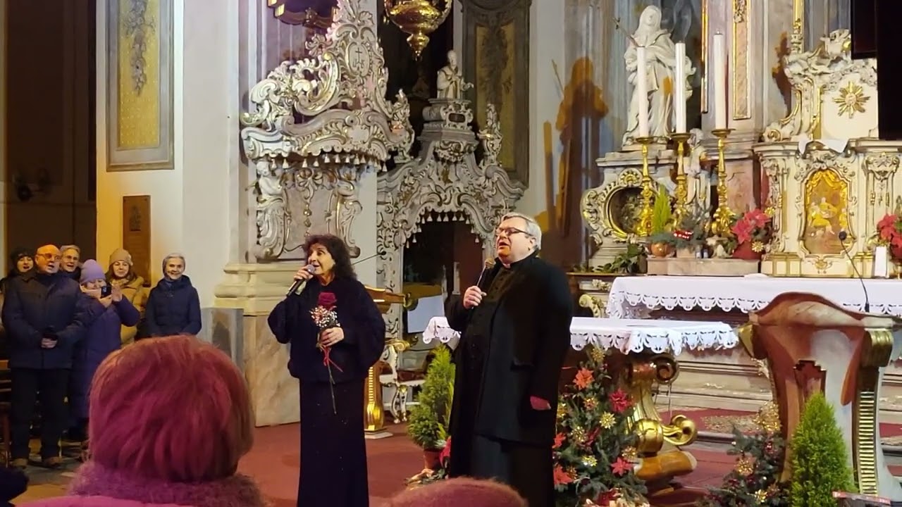 Kolęda w wykonaniu Eleni i Proboszcza Adama w Kościele Podwyższenia Krzyża Świętego 