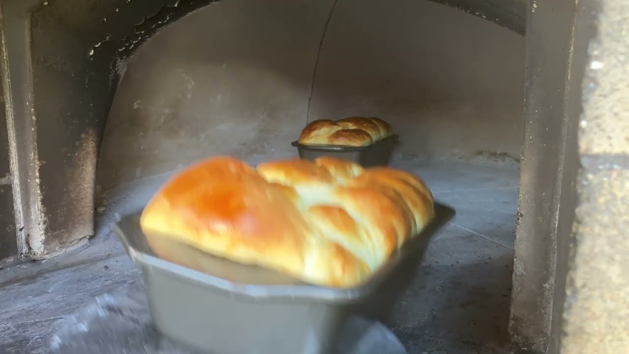 The Best Wood Fired Oven Bread Using Retained Heat.