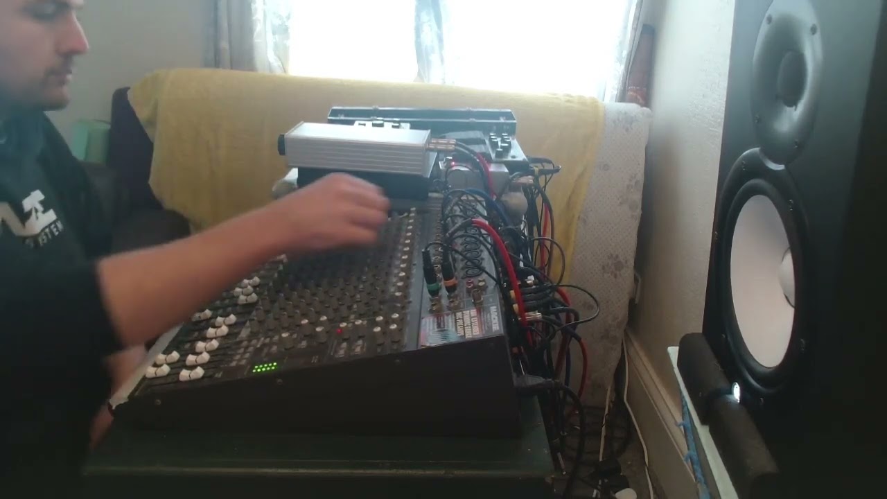 DM Kahn - Foundation Rhythm (Duburban Live Dub Mix)