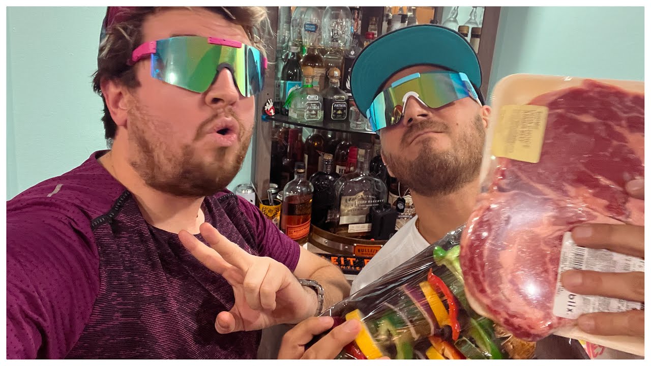 Tim Write is cooking steaks 🥩 with Mathis!