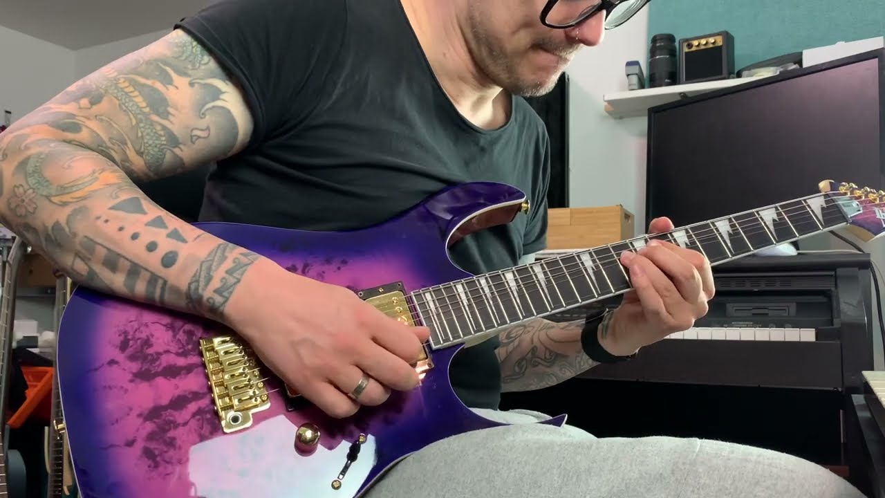 Ibanez GIO GRG220PA - Demo by Nico Schliemann
