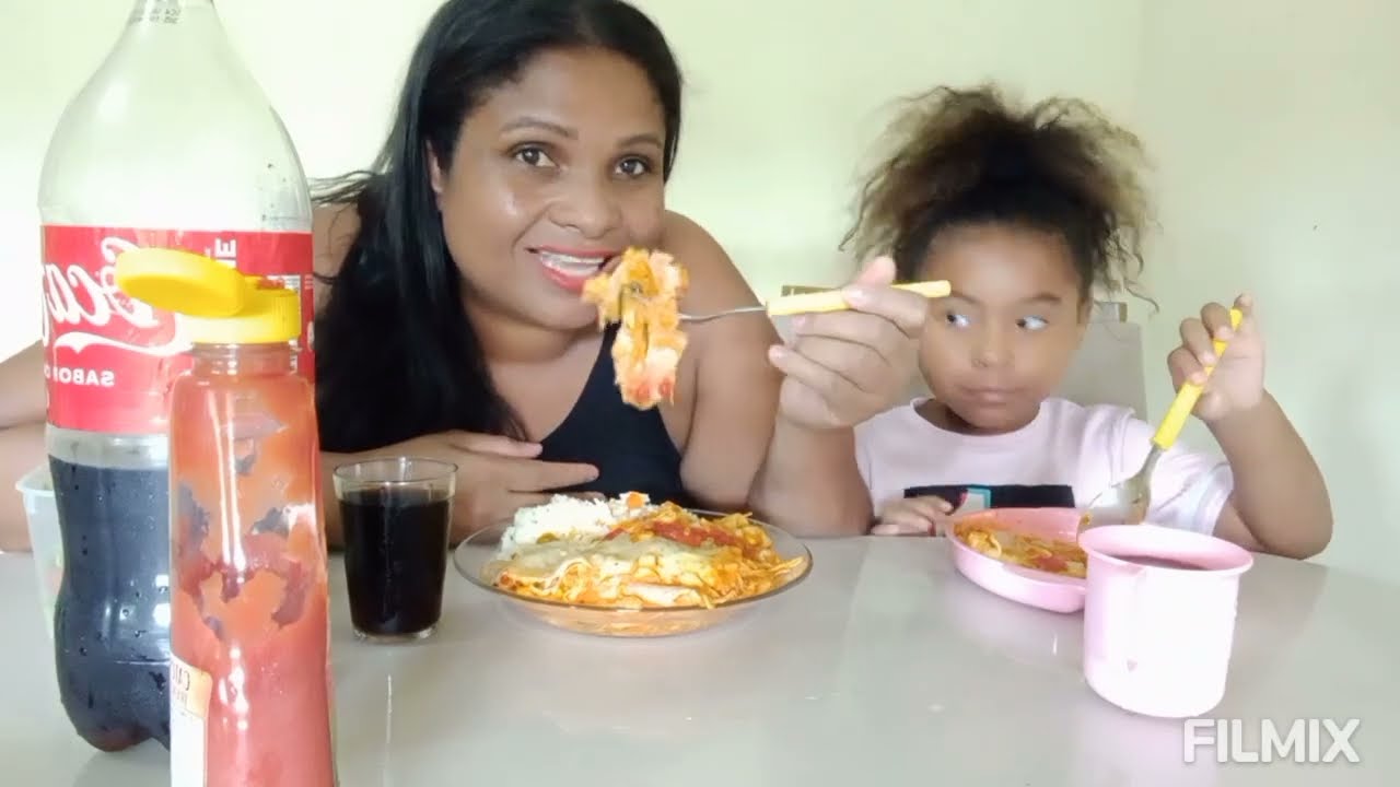 COMENDO LASANHA DE FRANGO + ACOMPAMENTO | MUKBANG| EU QUE FIZ 😋🤤