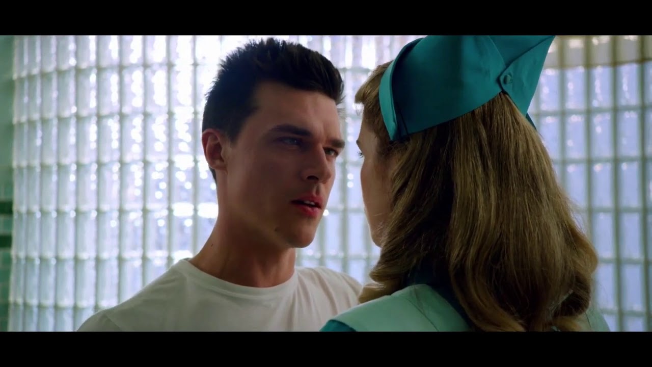Ratched   Kiss Scene   Edmund and Dolly Finn Wittrock and Alice Englert