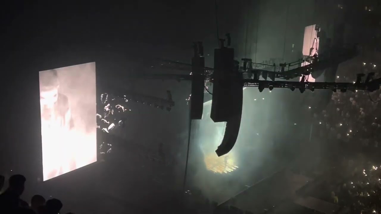 Travis Scott - God’s Country [Unreleased] Live @ O2 London (BEST MIC) - HD