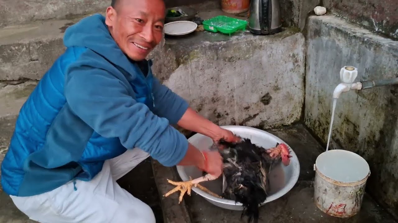 Lamjung Sasurali Tira Ramailo Gardai 😁😁