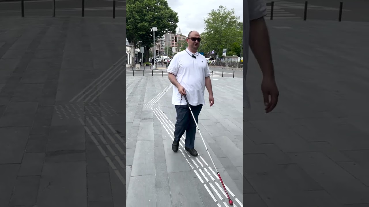 كيف يسير المكفوفين في الشوارع بدون مساعدة