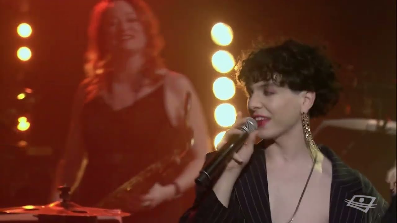 Belle et Bum 2017-18 - Hubert Lenoir - Ton Hôtel - Fille de Personne II