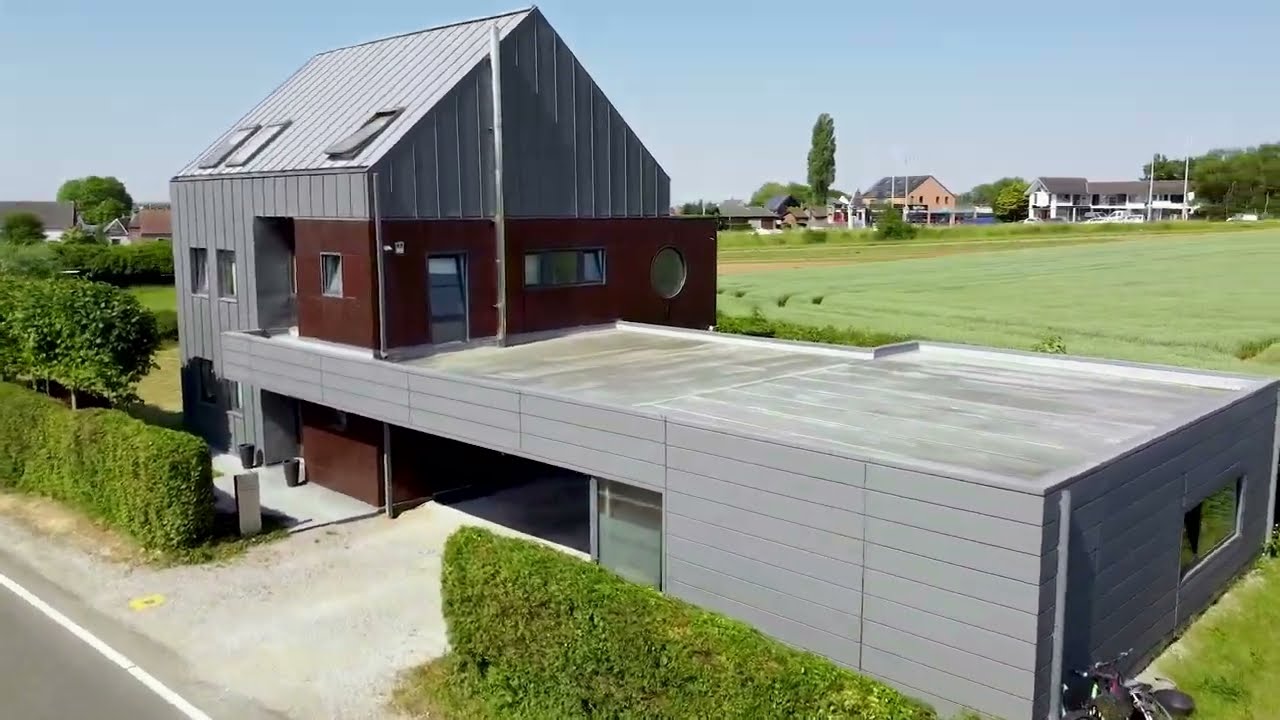 Club Immobilier | Somz&eacute;e : Exceptionnelle villa d'architecte avec partie professionnelle sur 9 ares