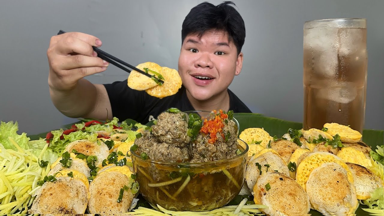 Bánh Căn Nha Trang Chấm Mắm Nêm Thêm Xíu Mại Viên Ăn Siêu Dính | Dương Doubar 