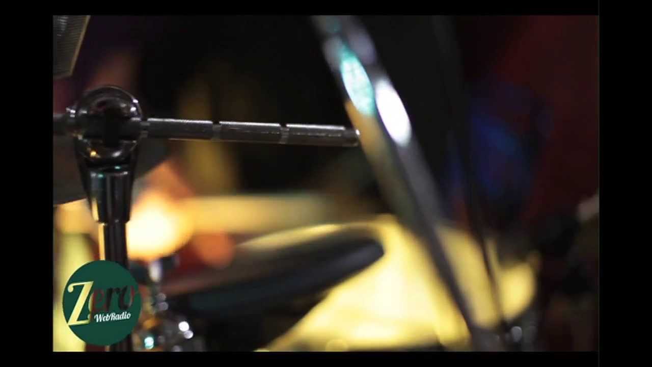 NO FINGER NAILS - 