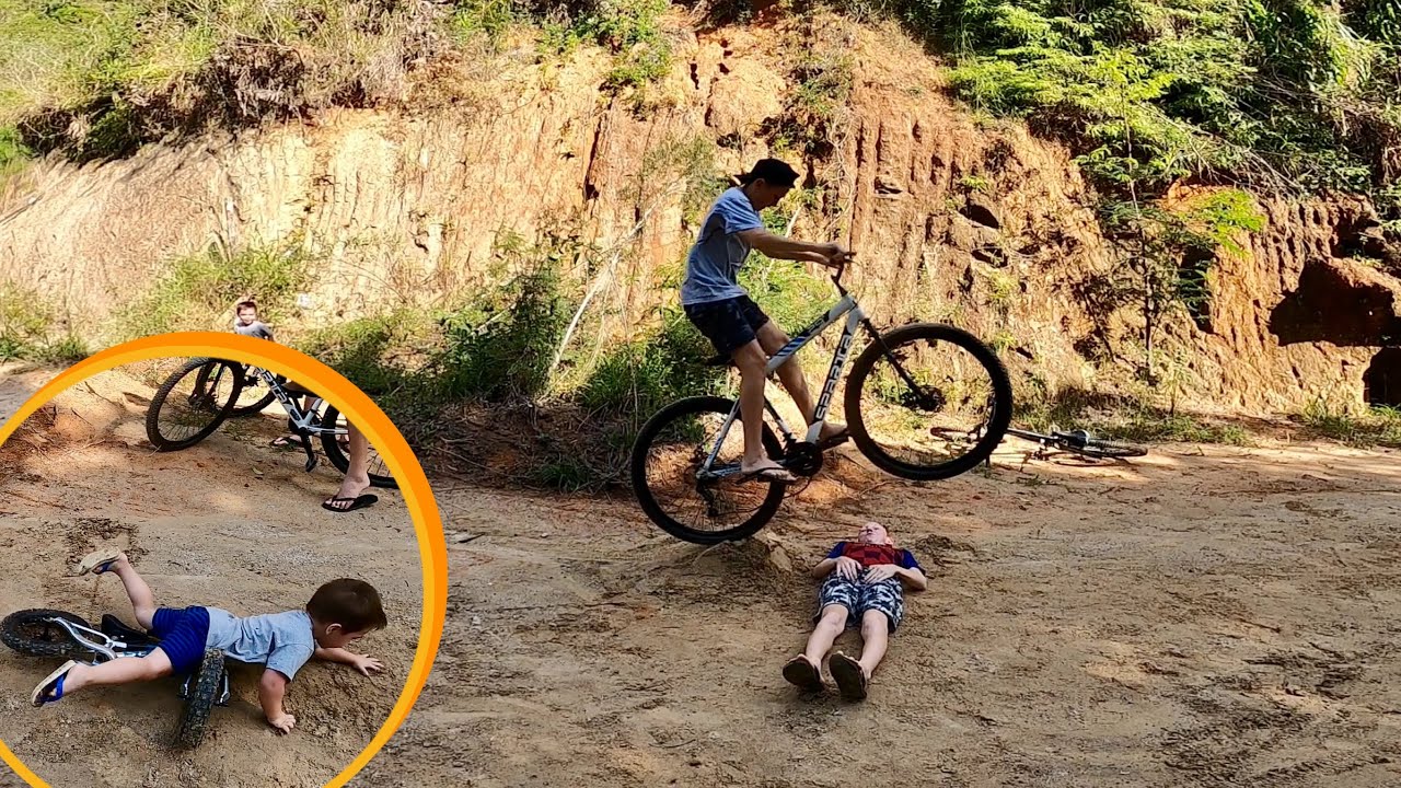 FIZ UMA RAMPA PARA OS INSCRITOS E O MEU FILHO SALTAR DE BIKE (MEU FILHO CAIU ).