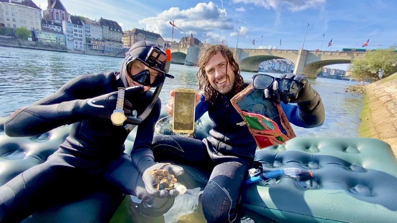 UNBELIEVABLE! Gold, Jewelry, Watches, iPhones and LOADS MORE Found Diving in the River