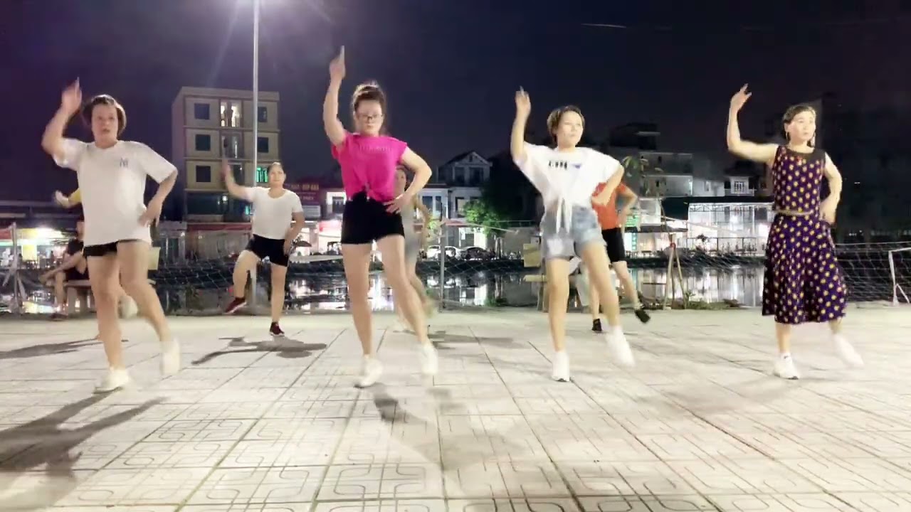 Nhảy dân vũ thể thao -“ Tình yêu của anh ở bên trái, của em bên phải” có link hướng dẫn từng bước