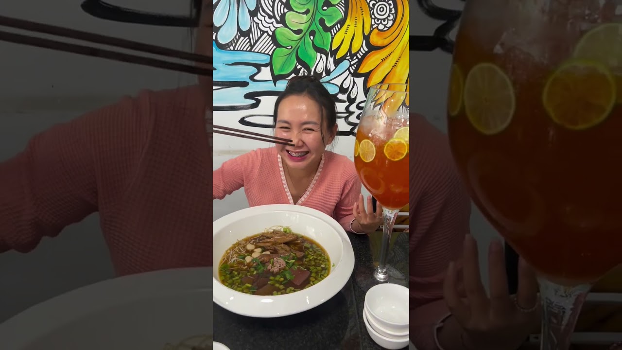 គុយទាវទឹកភក់យាយសួយ - ចែSivemey Leang