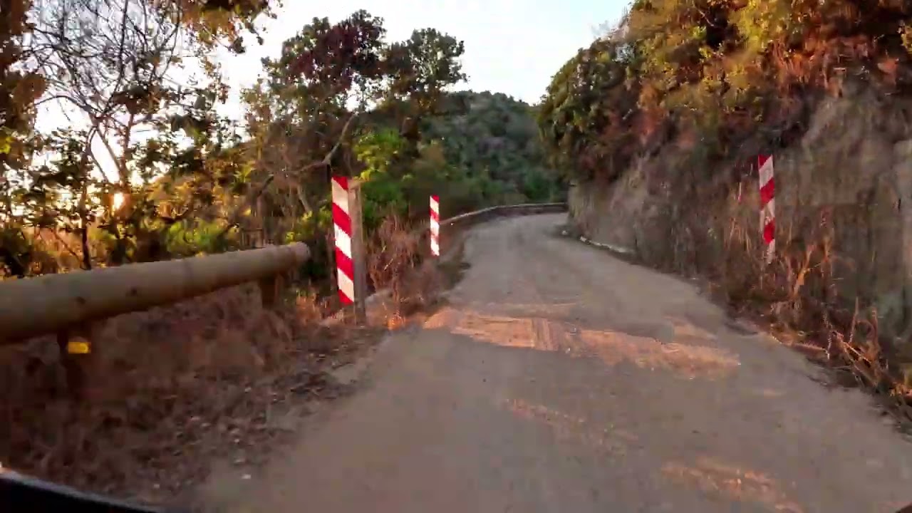 Camino Juan Sutil. Zapallar. E46- E30-F. Provincia de Petorca / Vta. Región- Chile