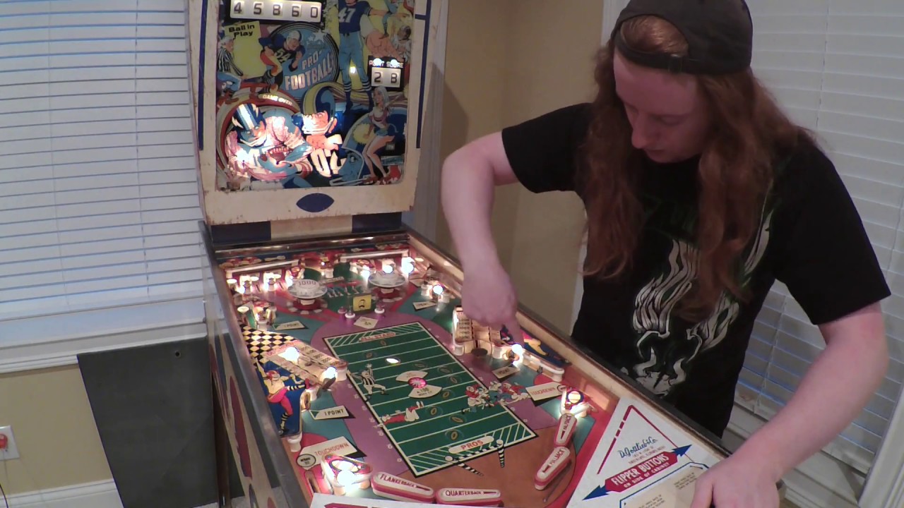 1973 Pro Football Gottlieb Pinball Gameplay plus orignal PLUS Original Manual and schematics