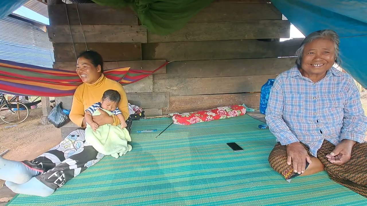 ប្អូនស្រីមៀចរ៉ាដឹកដីធ្វើផ្លូវផ្ទះកូនមីងថៃយ៉ូនធ្វើបាន30ភាគរយហើយ