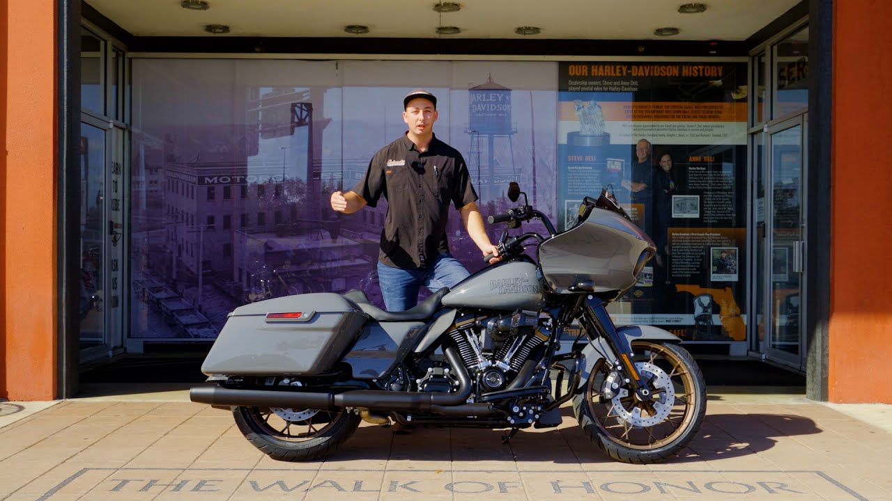 2022 Harley-Davidson Road Glide ST Gunship Gray - Walkaround REVIEW