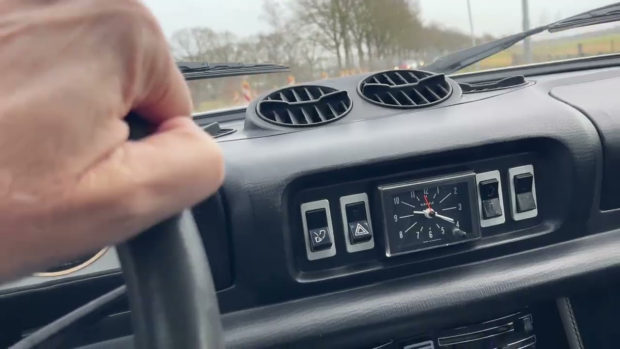 Video Peugeot 504 coupe V6 C33 02 2026, overzicht