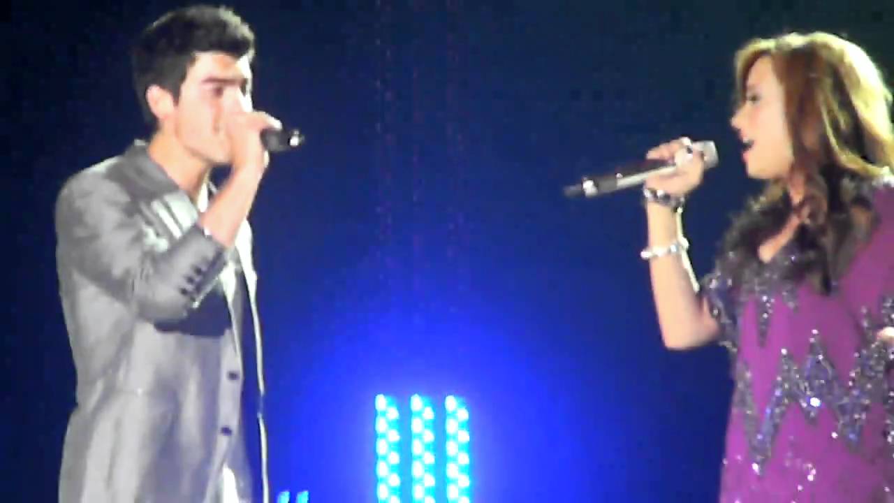 This Is Me/Wouldn't Change a Thing: Jonas Brothers World Tour 2010 with Demi Lovato 8/28/10 **JEMI**