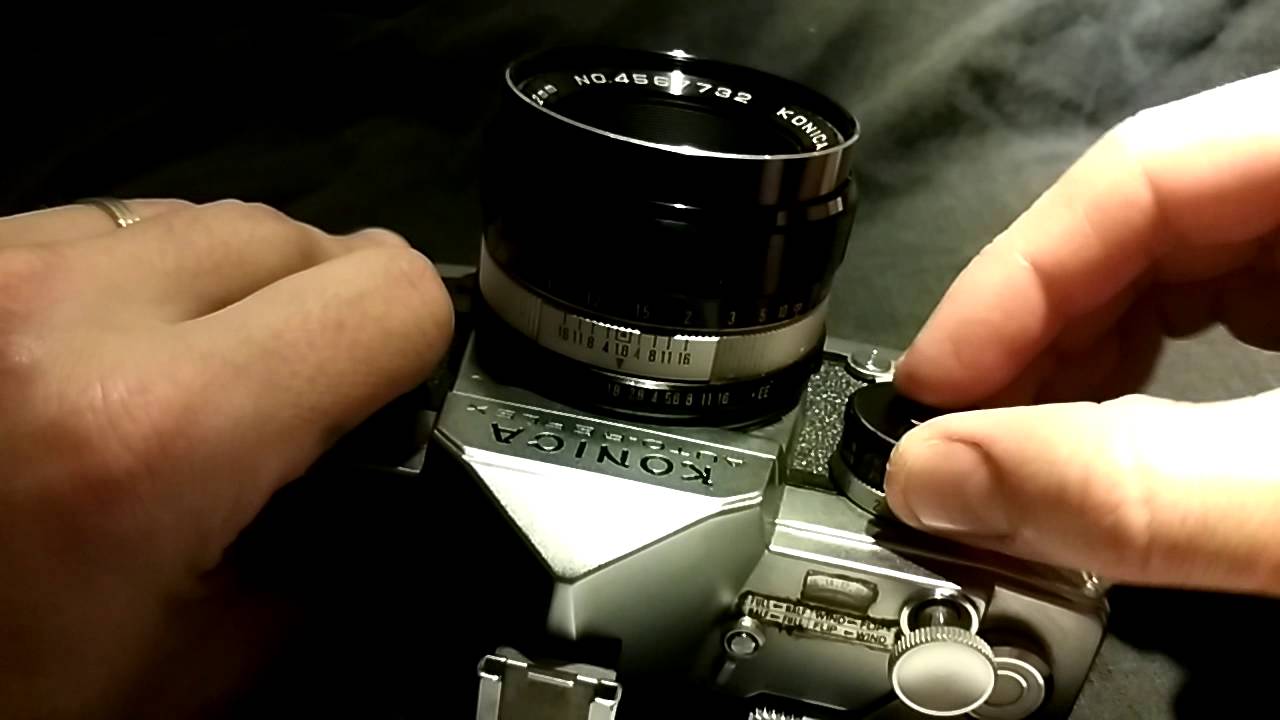Konica Autoreflex (operating)