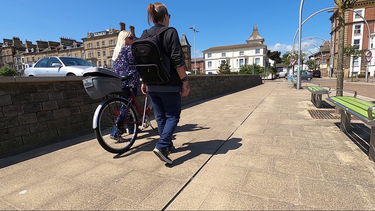 Ride to the bike shop via the beach (Lowestoft)