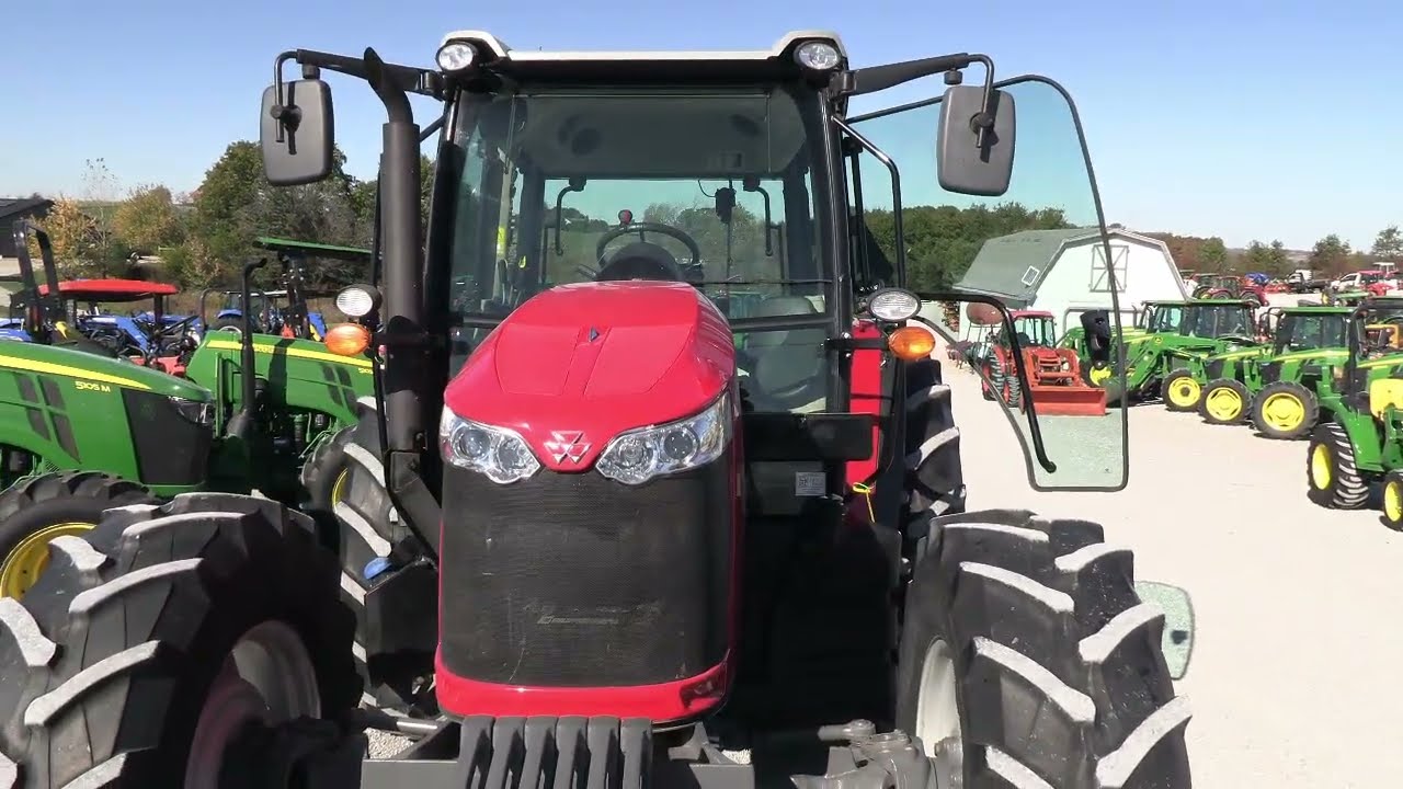 Трактор Massey Ferguson 6713 с кабиной, 2017 года выпуска! Отличное состояние! Продается компание...