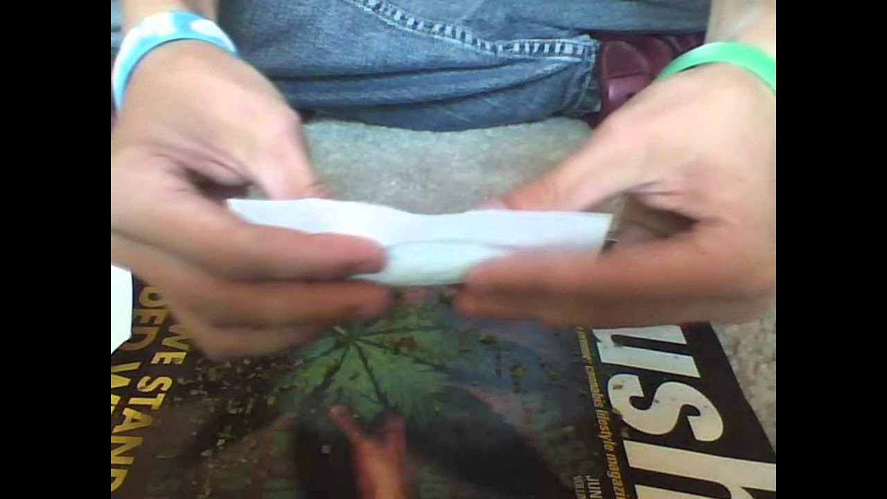 roll a 1/8 joint,,