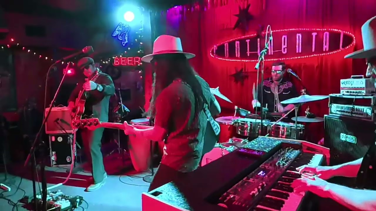 Cumbia Menchaca - The Animeros
