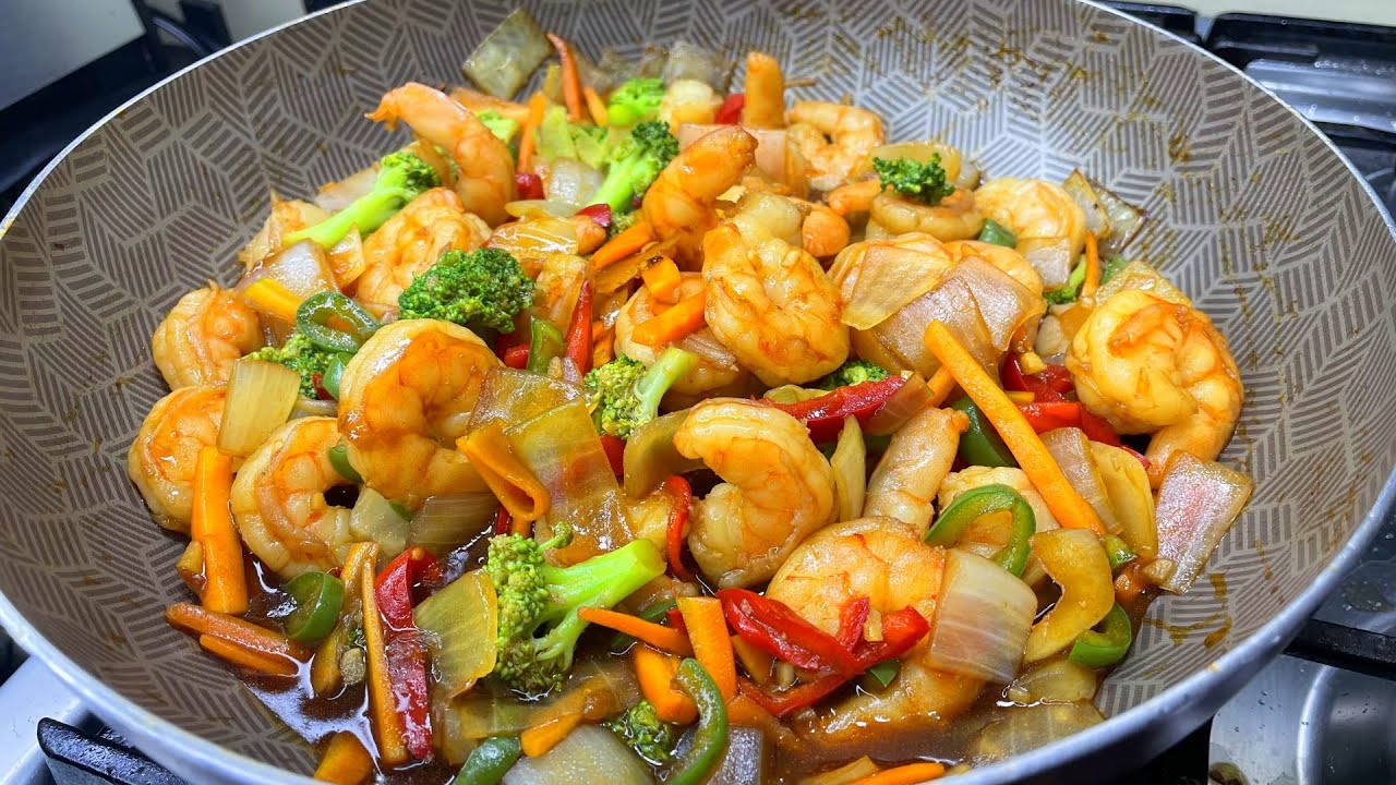 Camarones Salteados con Vegetales estilo Chino