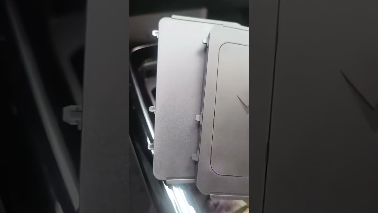 Wireless Charger for Volkswagen ID.3 2021&ndash;2025 / ID.4 | 15W Fast Charging Car Modification Accessor