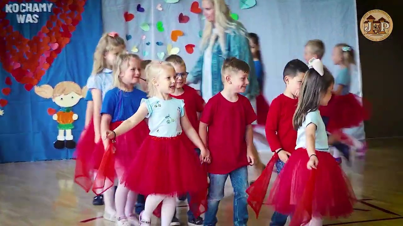 Zespół Szkolno Przedszkolny im. Jana Pawła II w Rokitkach - Dzień Mamy i Taty