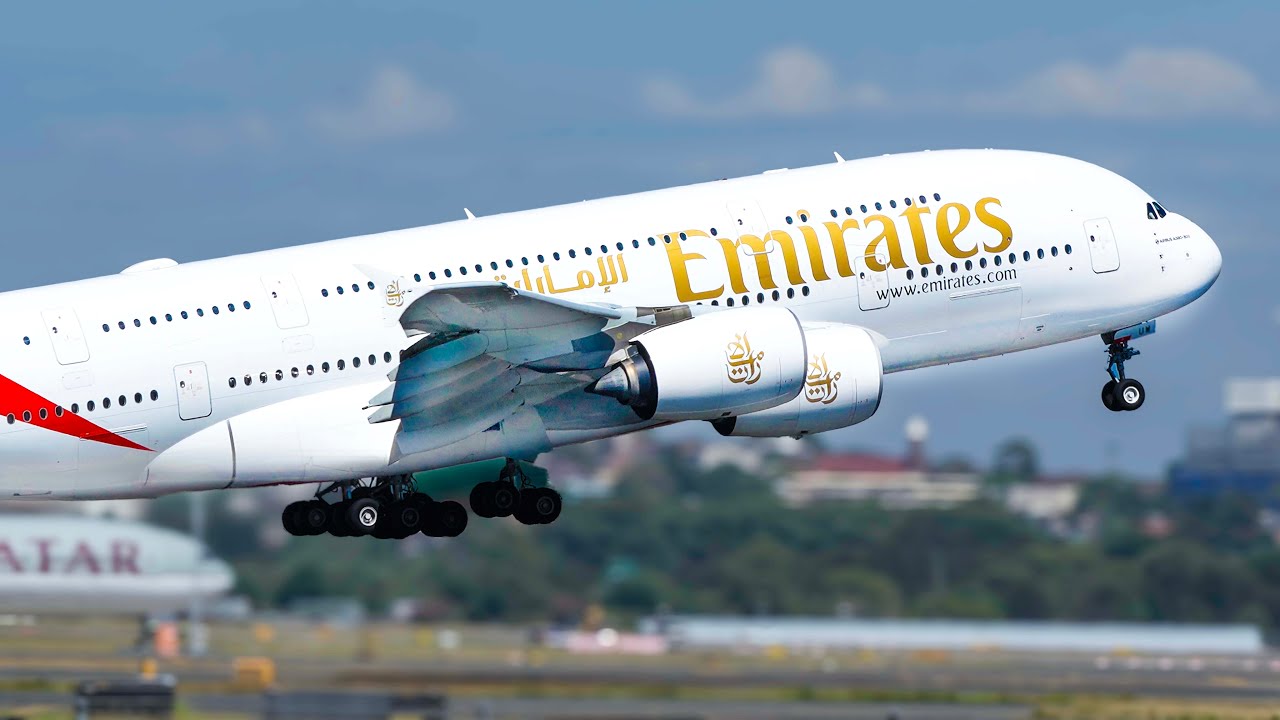🛩️ INSANE Slow Motion A380 Lift‑Offs — Emirates and Qantas at Sydney!