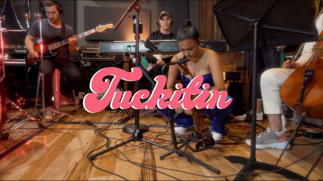 YAS- TUCKITIN (LIVE @ BLUE DREAM STUDIOS)