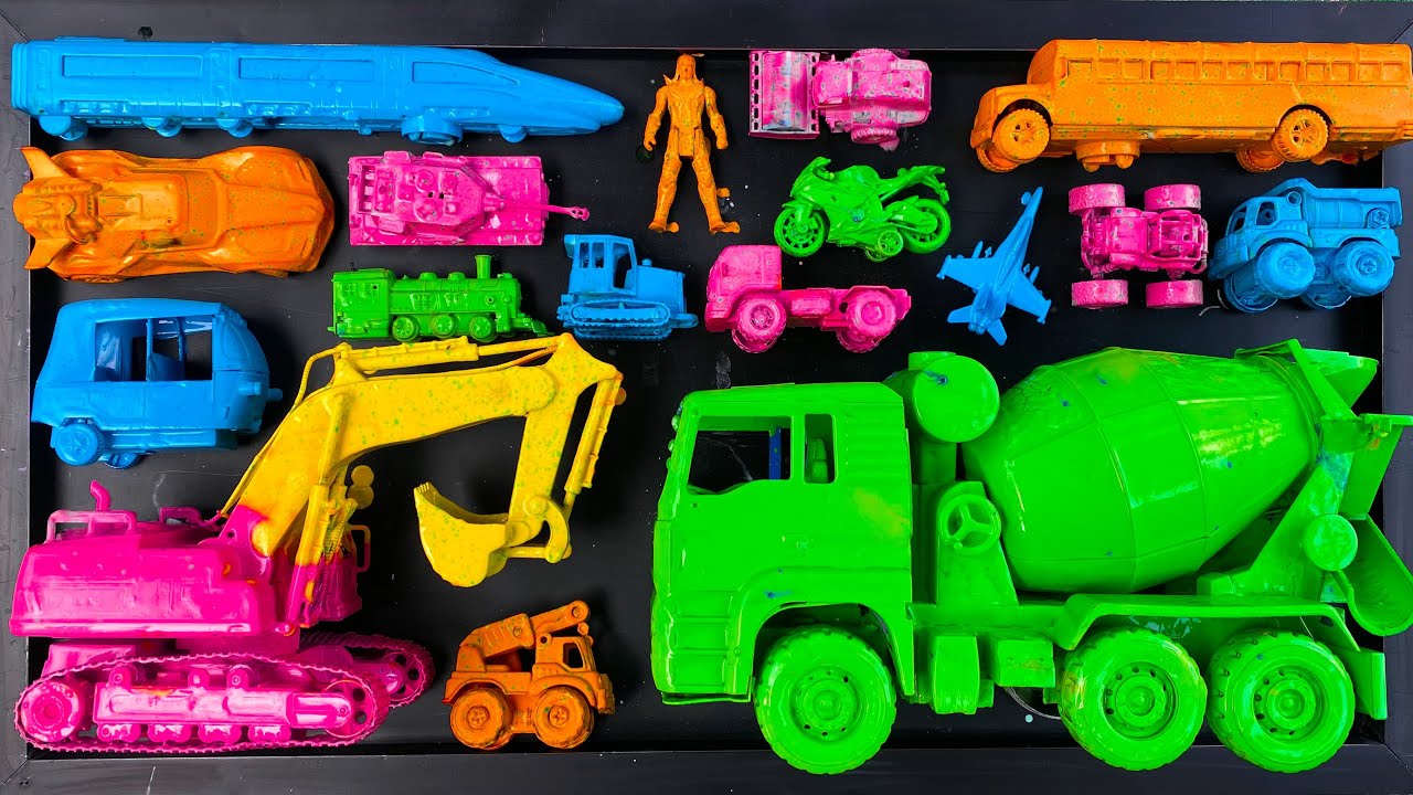 Membersihkan mainan mobil mobilan, mobil truk molen, polisi, monster, balap, exsavator, pesawat