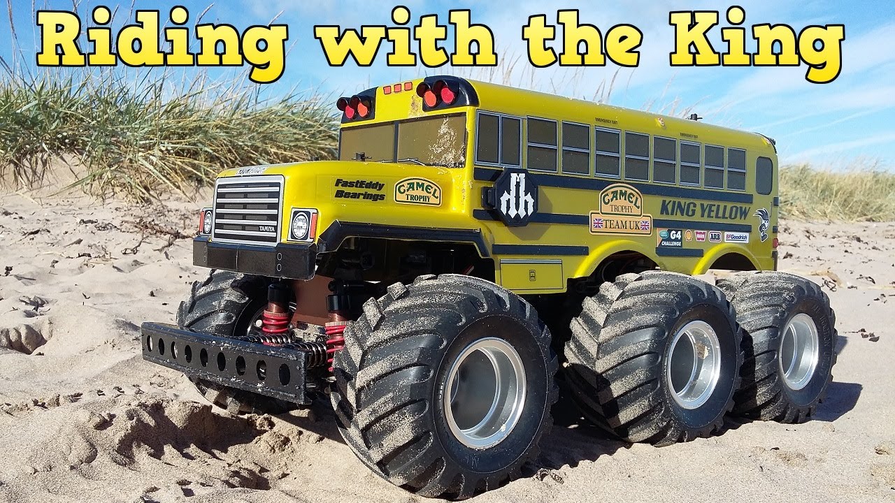 Brushless Tamiya King Yellow at the Beach!