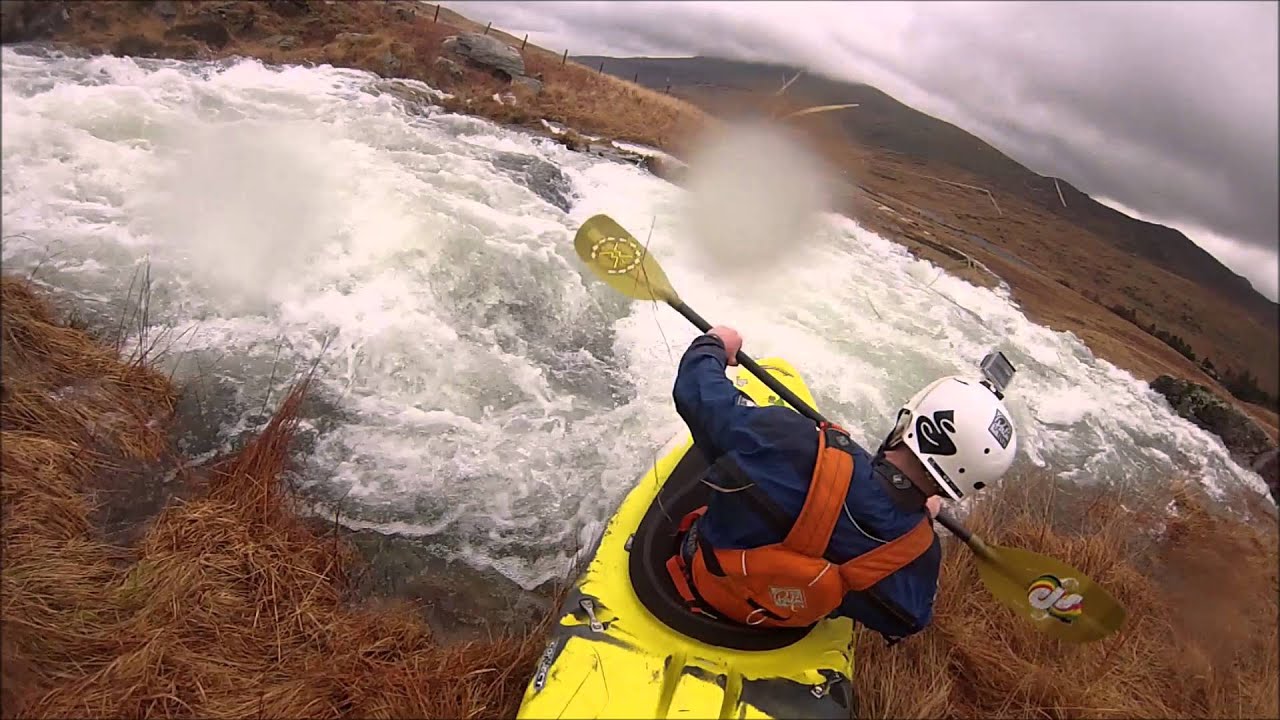 Kayaking the Nant Y Gwryd Slabs (Feb 2016)