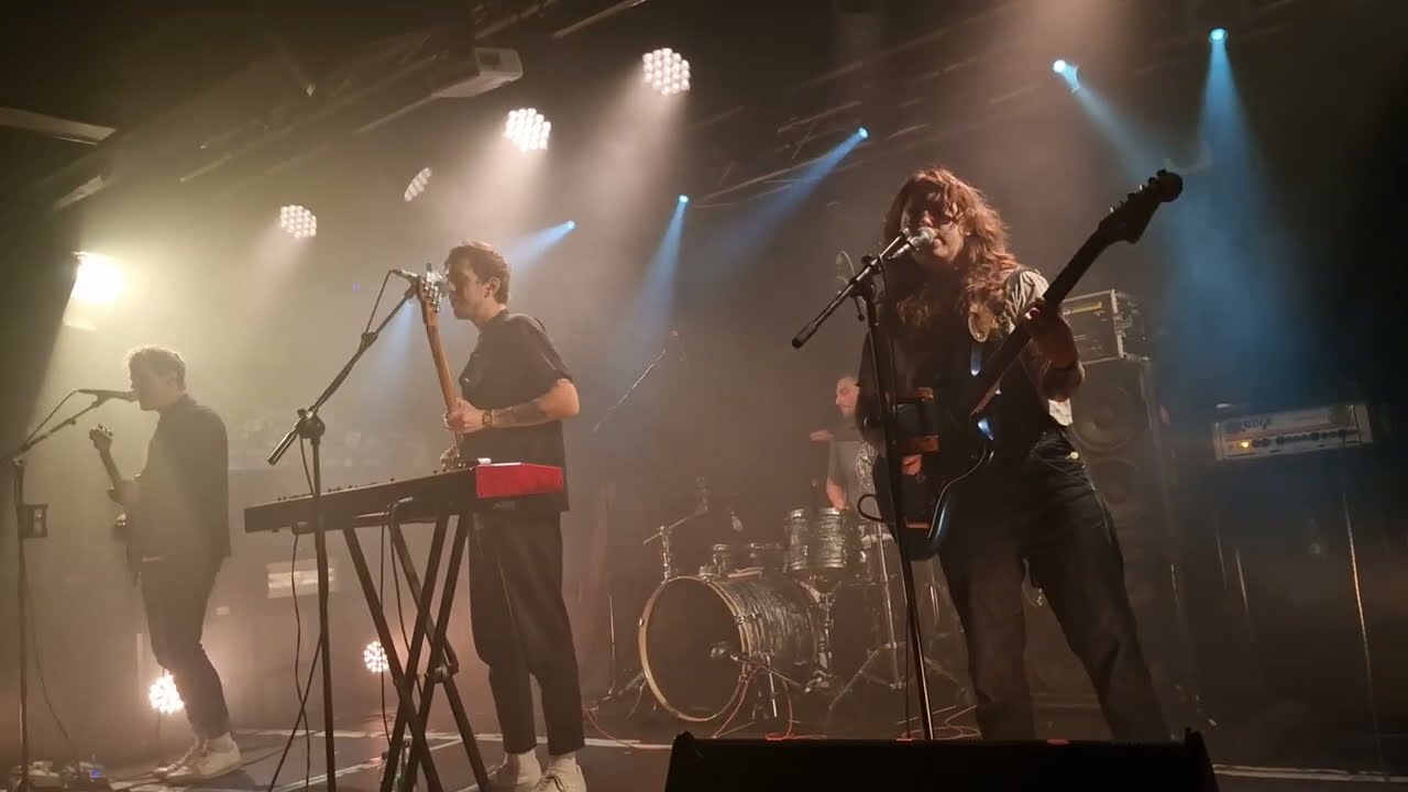 Between Bodies - On a Grave - Artheater - Köln - 13.10.2022