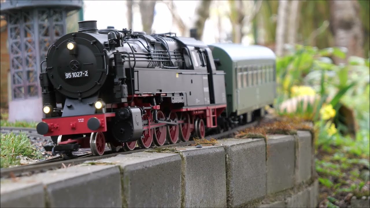 Die Piko BR 95 im Plandienst auf der Gartenbahn   LGB  Gardenrailway