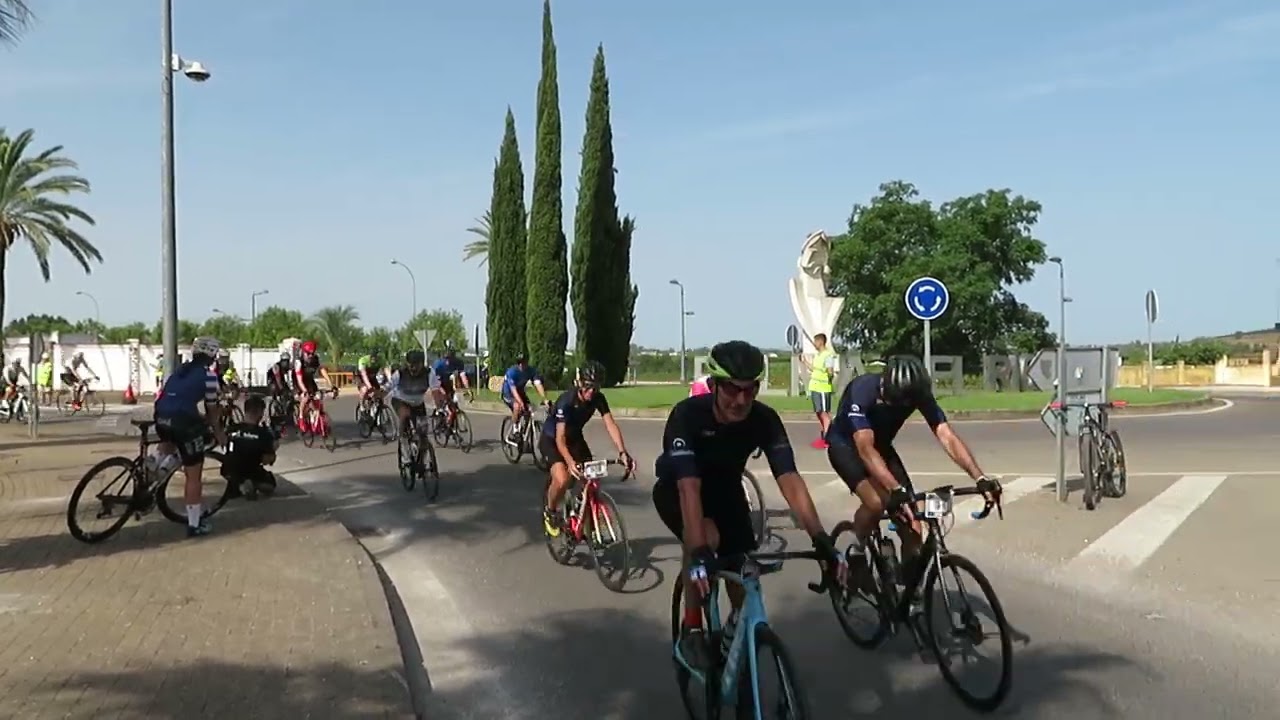 Salida polideportivo avituallamiento Palma del Río, Gran Fondo Sierra Morena